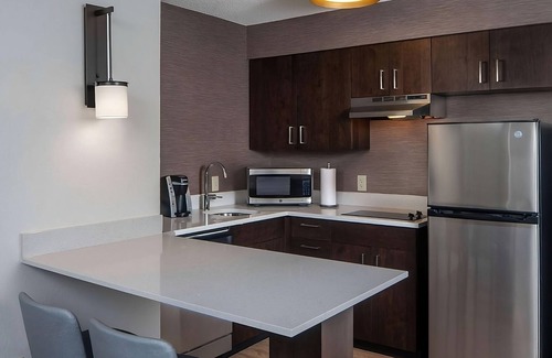 Fairfax Apartment | Indulge in a Delightful Hobbies, Free Breakfast, Pet-Friendly Stay!