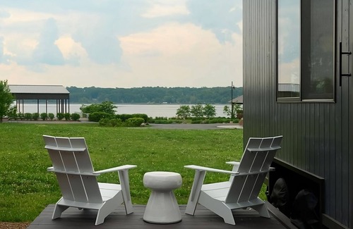 Kingston Cabin | Indulge in Home-Like Comfort! Pets Allowed, Near Hudson River Maritime Museum