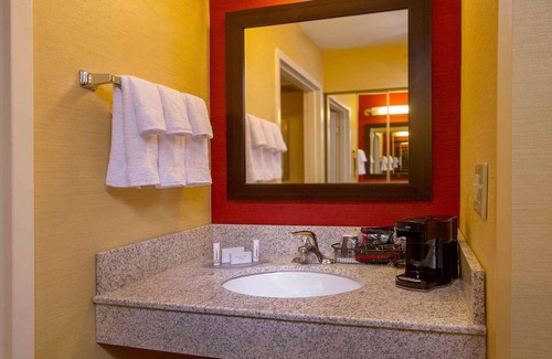 Durham Hotel | Indulge in Home Like Comfort! 4 Pet-friendly Units, Free Parking, Onsite Pool