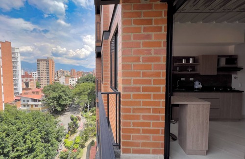 Florida Nueva Apartment | Industrial architectured Apt in the heart of Laureles with beautiful valley view
