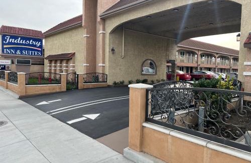 Bassett Hotel | Industry Inn & Suites