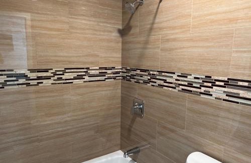 Bassett Hotel | Industry Inn & Suites