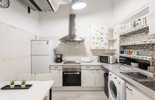 Chueca Apartment | INF, 5 BEDROOMS IN THE HEART OF MADRID