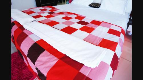 Rajkot Bed & Breakfast | Infinity Penthouse with Pool, Sauna, Gym