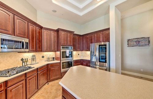 Black Mountain Shadows House | Infinity Pool: Stunning Home in Cave Creek!