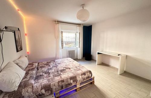 Rivazzurra Apartment | INFONDOALMAR RIMINI -Intero Apt Indipendente-Netflix-MetroMare a 40m-Proiettore 4k Cinema-WiFi Fibra-Led-Parcheggio-Riscaldamento-