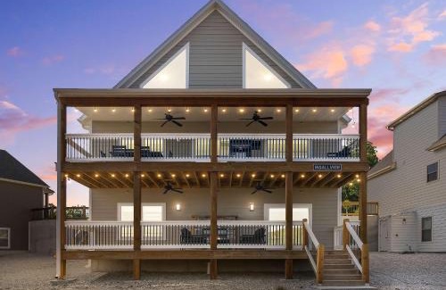 Hollister House | Ingallview at Branson Cove Indoor Pool