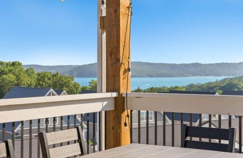 Hollister House | Ingallview at Branson Cove Indoor Pool