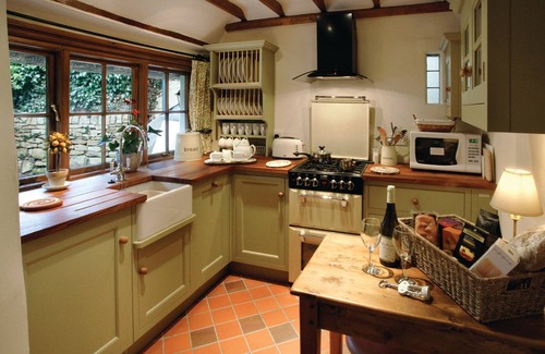 Chipping Campden Cottage | Inglenook Cottage - sleeps 2 guests in 1 bedroom