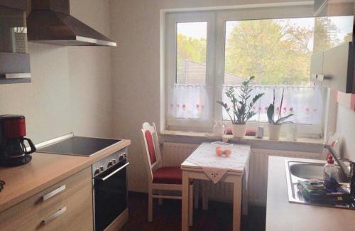 Thiede Apartment | Ingrids Ferienwohnung mit Balkon in Thiede nähe See