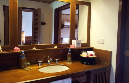 Nyaungshwe Resort | Inle Lake View Resort & Spa