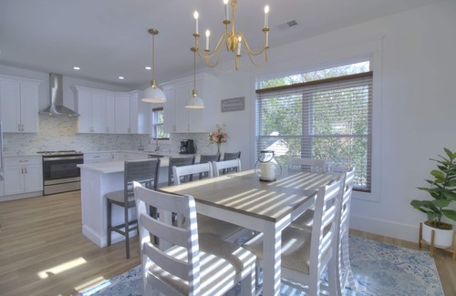 Murrells Inlet House | Inlet Escape - 5 BR/4 BA House Minutes From Murrells Inlet Marshwalk