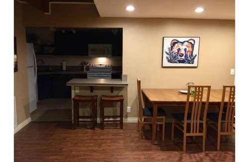 South Addition House | Inlet View House - Downtown Anchorage