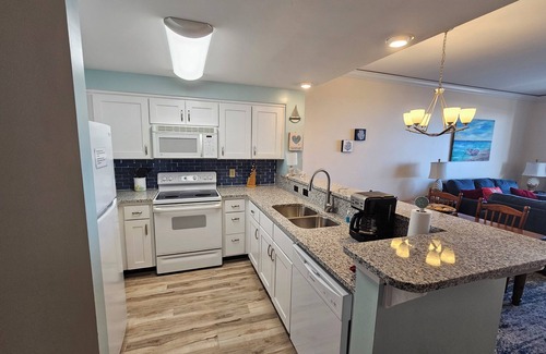 Dauphin Island Condo | Inn at Dauphin Island 305 Beautiful Unit with wonderful Views!