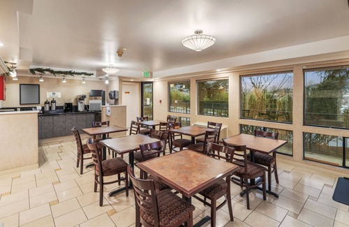 Renton Hotel | Inn at Lake Washington By OYO I-405