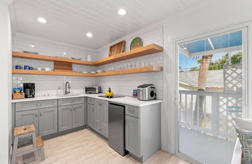 Pass-a-Grille Hotel | Inn on the Beach