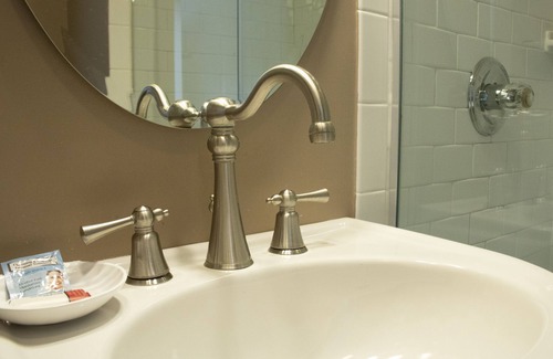 Peekskill Hotel | Inn on the Hudson
