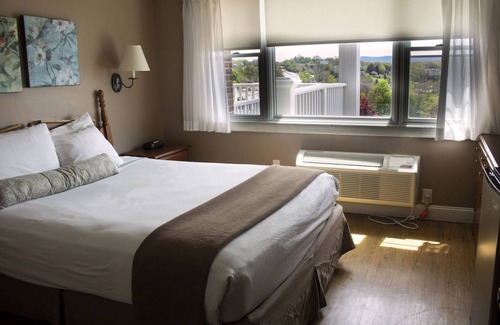 Peekskill Hotel | Inn on the Hudson