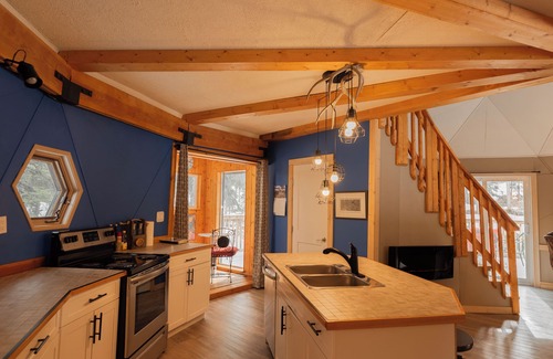 Whitehorse Cabin | Inn On The Lake