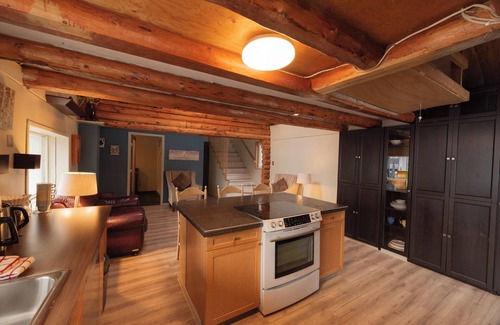 Whitehorse Cabin | Inn On The Lake