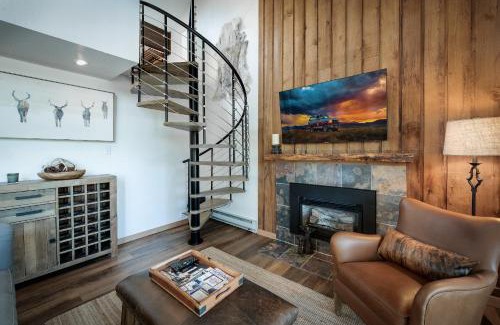 Warrior's Mark House | Inner Circle 15 Serenity Condo Great Breck Location