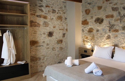 Amigdalokefali House | INO III, sea goddess domus by Amigdalokefali Elafonissi.