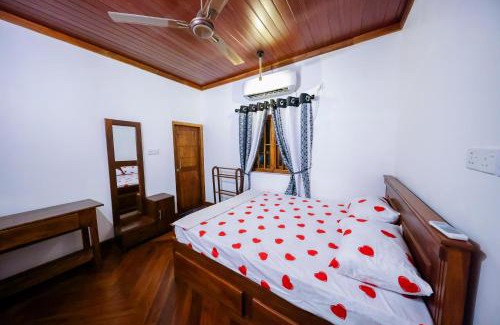 Manmunai North Hotel | Inpan's beach resort Batticaloa