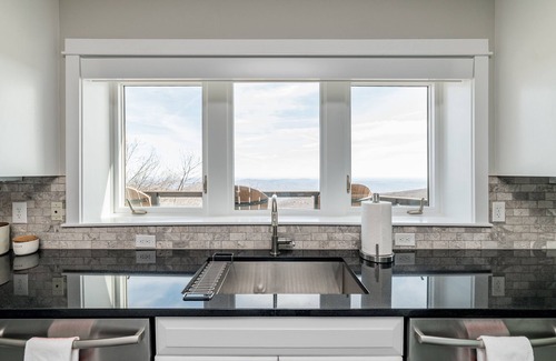 Roseland House | Insane Mountain Views - New Listing