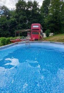 Saint-Philbert-sur-Risle Bed & Breakfast | insolite bus anglais le Buckinghambus