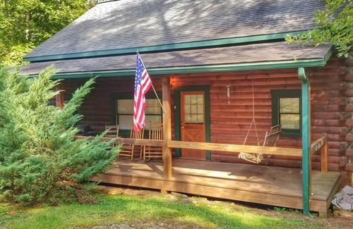 Epworth Cabin | Inspiration - Hot Tub, WiFi ,10 minutes to Blue Ridge and Ocoee River Whitewater Rafting , Pets OK
