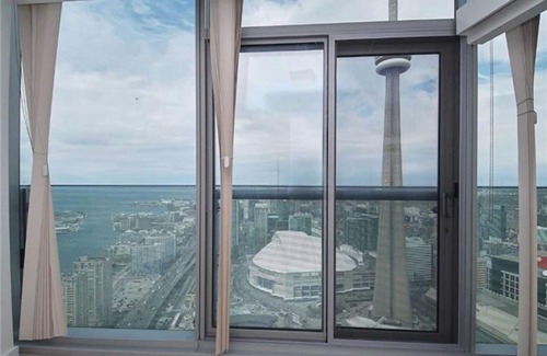 Downtown Toronto Condo | Instant Suites Penthouse 2BR Suite in ❤️ of Toronto Downtown