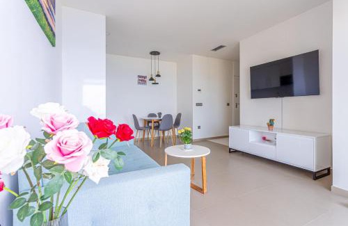 Cala Apartment | Intempo by Holuxe - 272 - 27th floor
