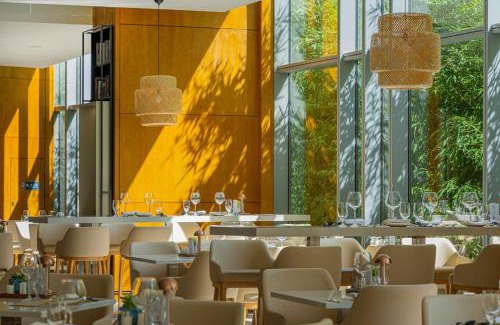 Olympic Village Hotel | InterContinental Beijing Beichen by IHG l Walking Distance to Bird's Nest & Water Cube & Metro Station l Interconnected with China National Convention Center l Award-winning Club Lounge with Mixologist l Direct Metro Line to Wangfujing