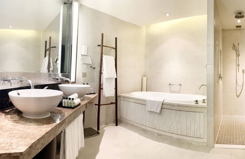 Quang An Hotel | InterContinental Hanoi Westlake by IHG