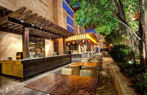 Renshou County Hotel | InterContinental Heilong Lake by IHG