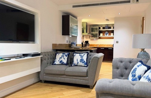 Sands End Apartment | Interior Designed luxury Apartment Adjacent to Chelsea Harbour