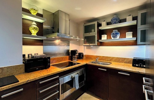Sands End Apartment | Interior Designed luxury Apartment Adjacent to Chelsea Harbour