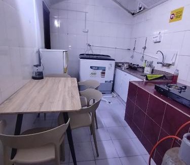 Al Ghubrah Ash Shamaliyyah Hotel | international hoste