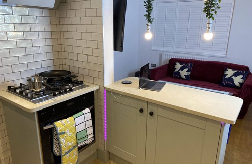 West Thornton House | Intimate 1-Bedroom Sanctuary in the Heart of London