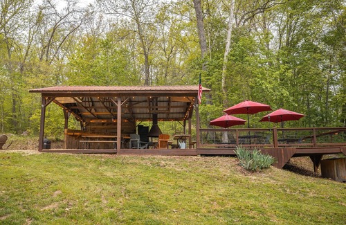 Steelville Cabin | Intimate and Inviting 2 bedroom cabin with Hot Tub and Private River Access