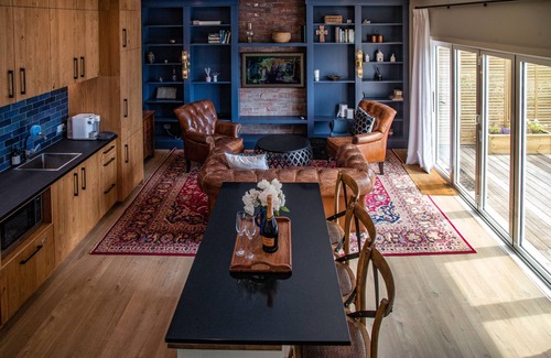 Martinborough Cottage | Intimate couples getaway