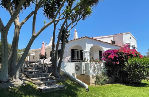 Punta Prima House | Intimate luxury villa 5 minutes' walk from the beach in a quiet location