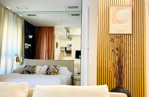San Babila Apartment | INTOMILAN I Design Apartment in the Heart of Milan