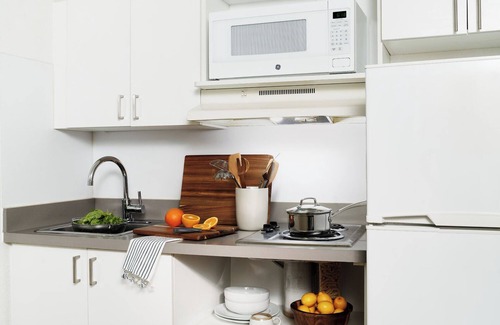 Northern Woods Hotel | Intown Suites Extended Stay Columbus Oh - North