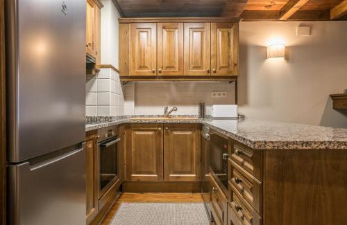 Baqueira Apartment | Invernalia by Totiaran