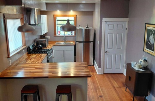 Corvallis House | Inviting 2-bedroom, 1-bathroom house with large backyard and WiFi in Corvallis