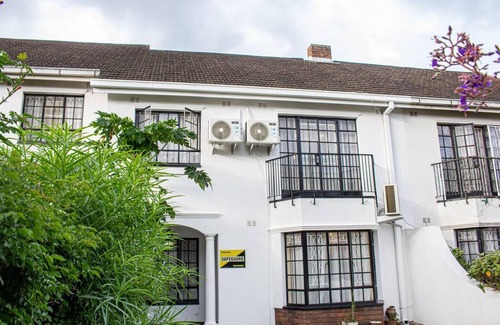 Target Area Apartment | Inviting 3-bed Apartment In The City