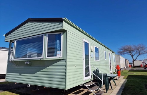 Porthcawl RV Rental | Inviting 3-bed Caravan in Porthcawl