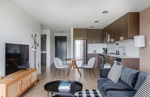 Mann Apartment | Inviting Central District 1BR w/Gym, near Dining, by Blueground