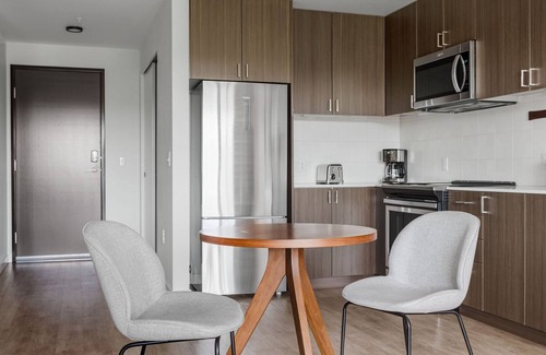 Mann Apartment | Inviting Central District 1BR w/Gym, near Dining, by Blueground